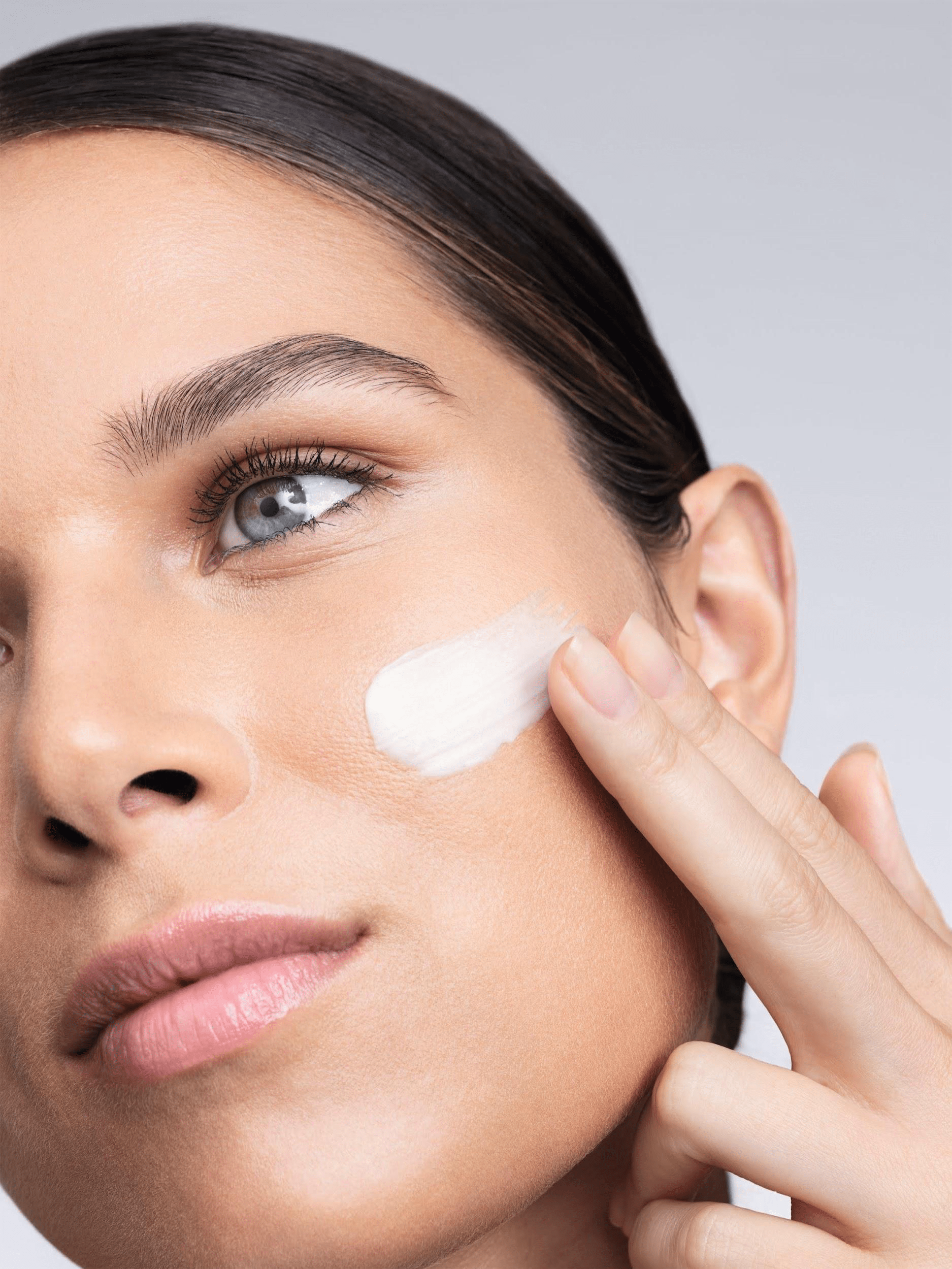 Exfoliërende zuren, zoals melkzuur en salicylzuur, kunnen skin purging veroorzaken.