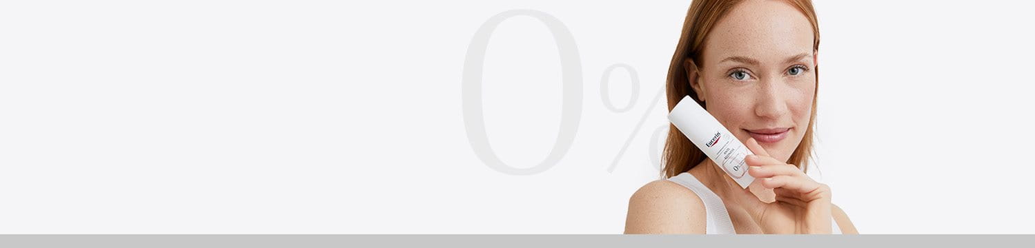 žena držící krém