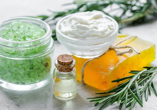 Glicerolo, un composto organico con benefici per la pelle