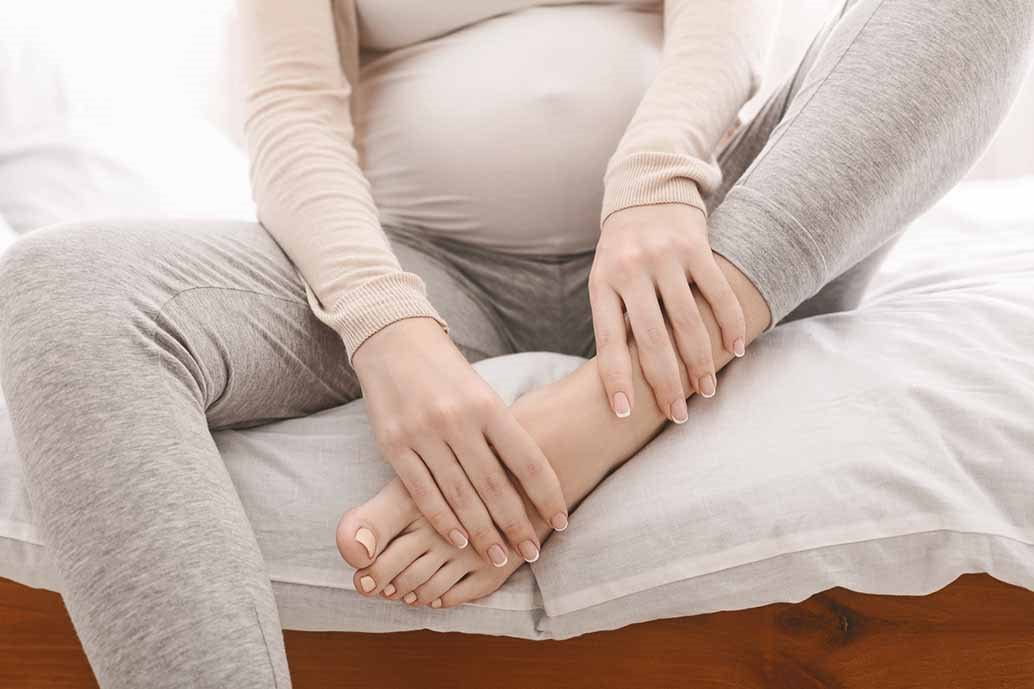 piedi gonfi in gravidanza