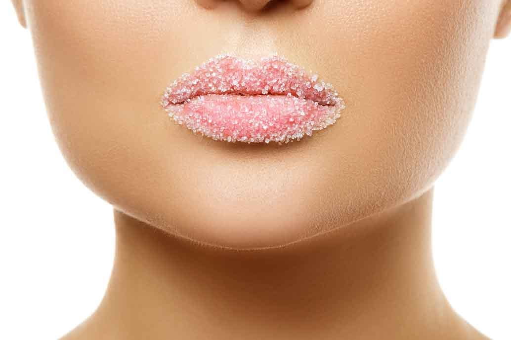 trattamento esfoliante per le labbra