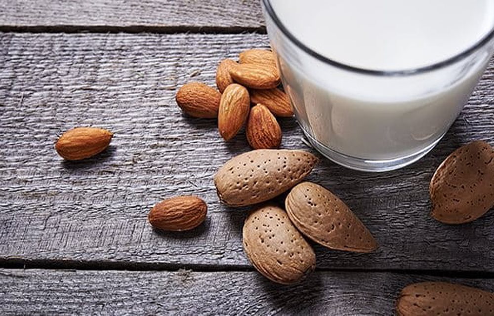 Use non-dairy milk to avoid acne - Eucerin