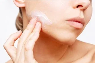 Dermatitis perioral: qué es, causas y tratamiento | Eucerin