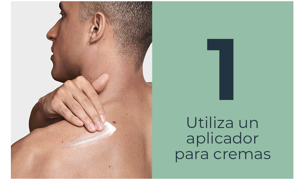 Cómo aplicar crema en la espalda