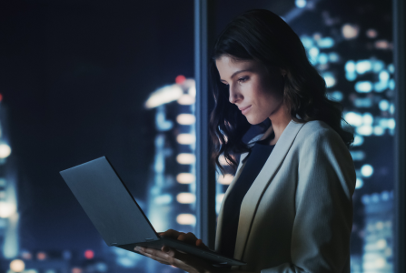 Persona afectada por la luz azul