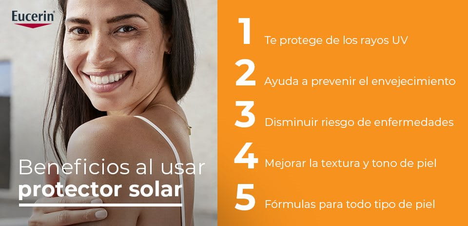Persona conociendo los beneficios de añadir protector solar a su skinkcare