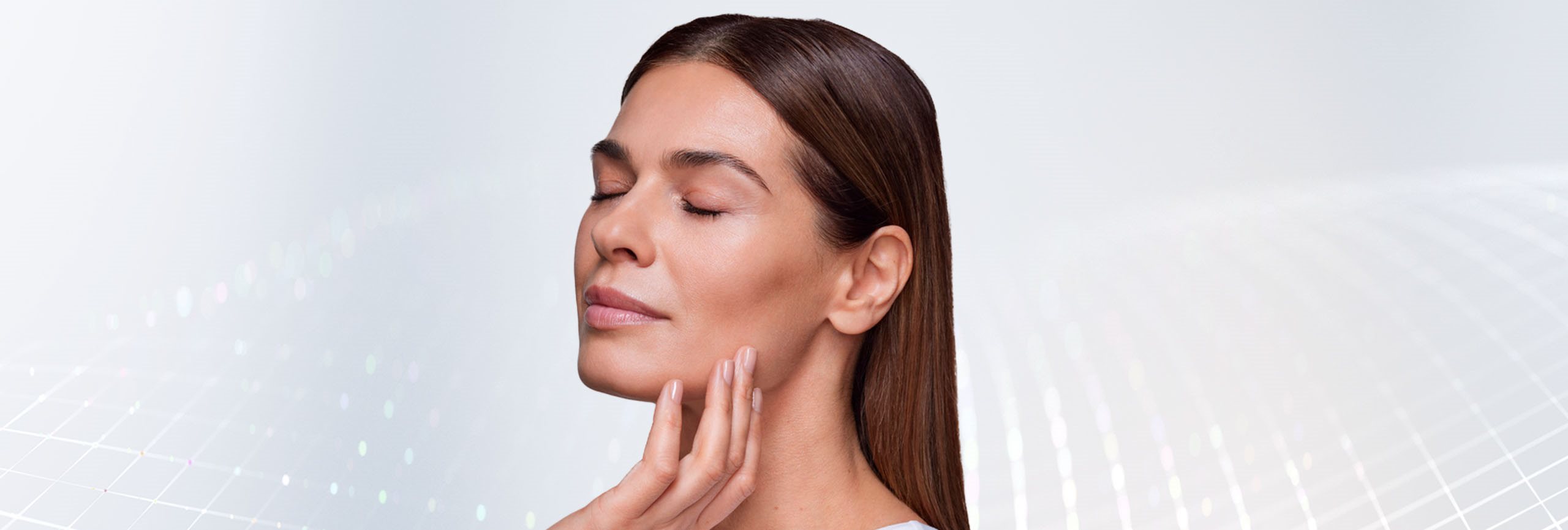 Mujer que hará su rutina de cuidado facial