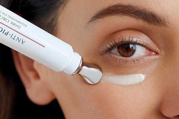 Incorpora el cuidado del ojo a tu rutina diaria de cuidado de la piel