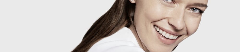 Ontdek de verschillende oorzaken van gezwollen oogleden en wat je er tegen kunt doen.