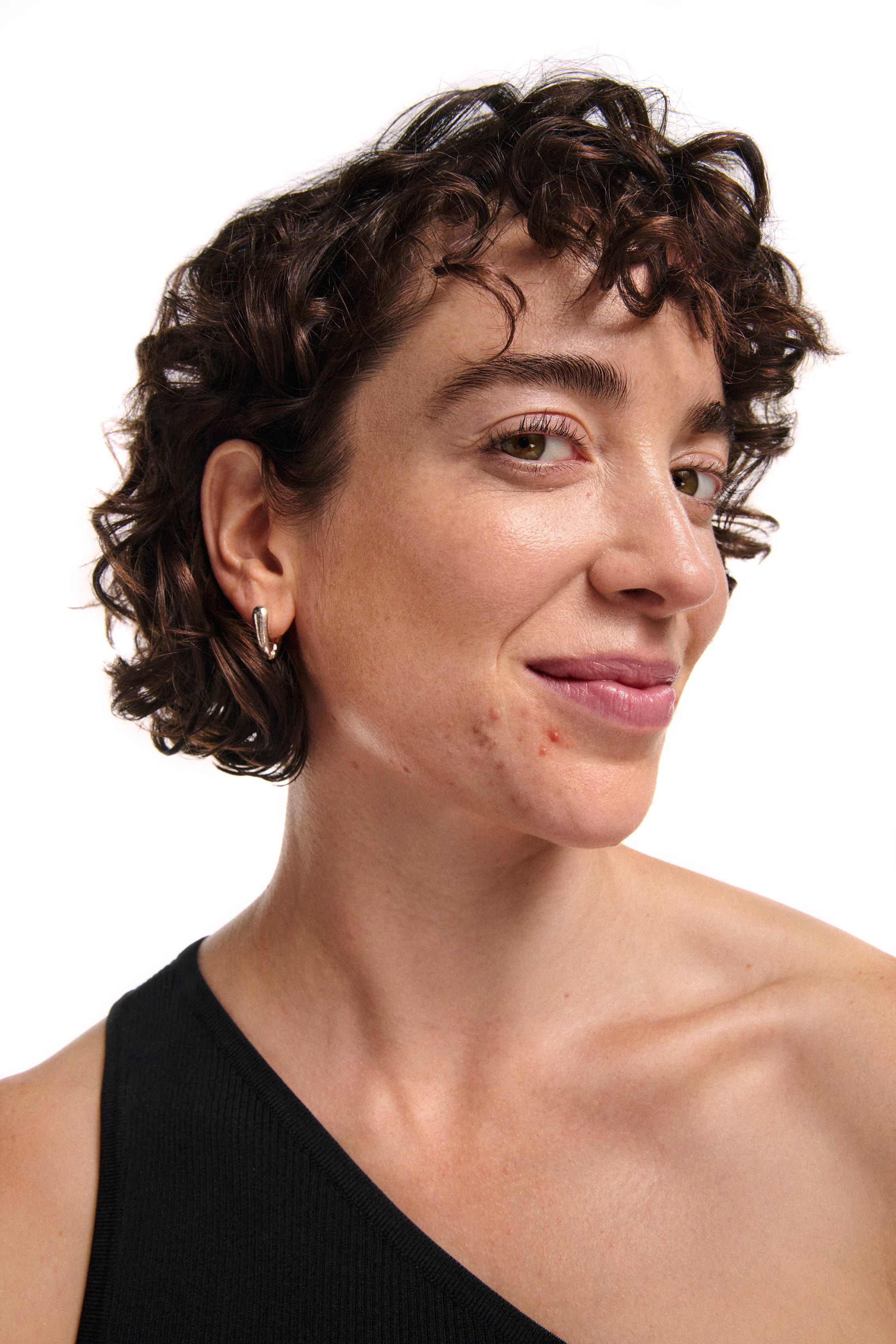 Närbild av ansiktshud som visar pormaskar.