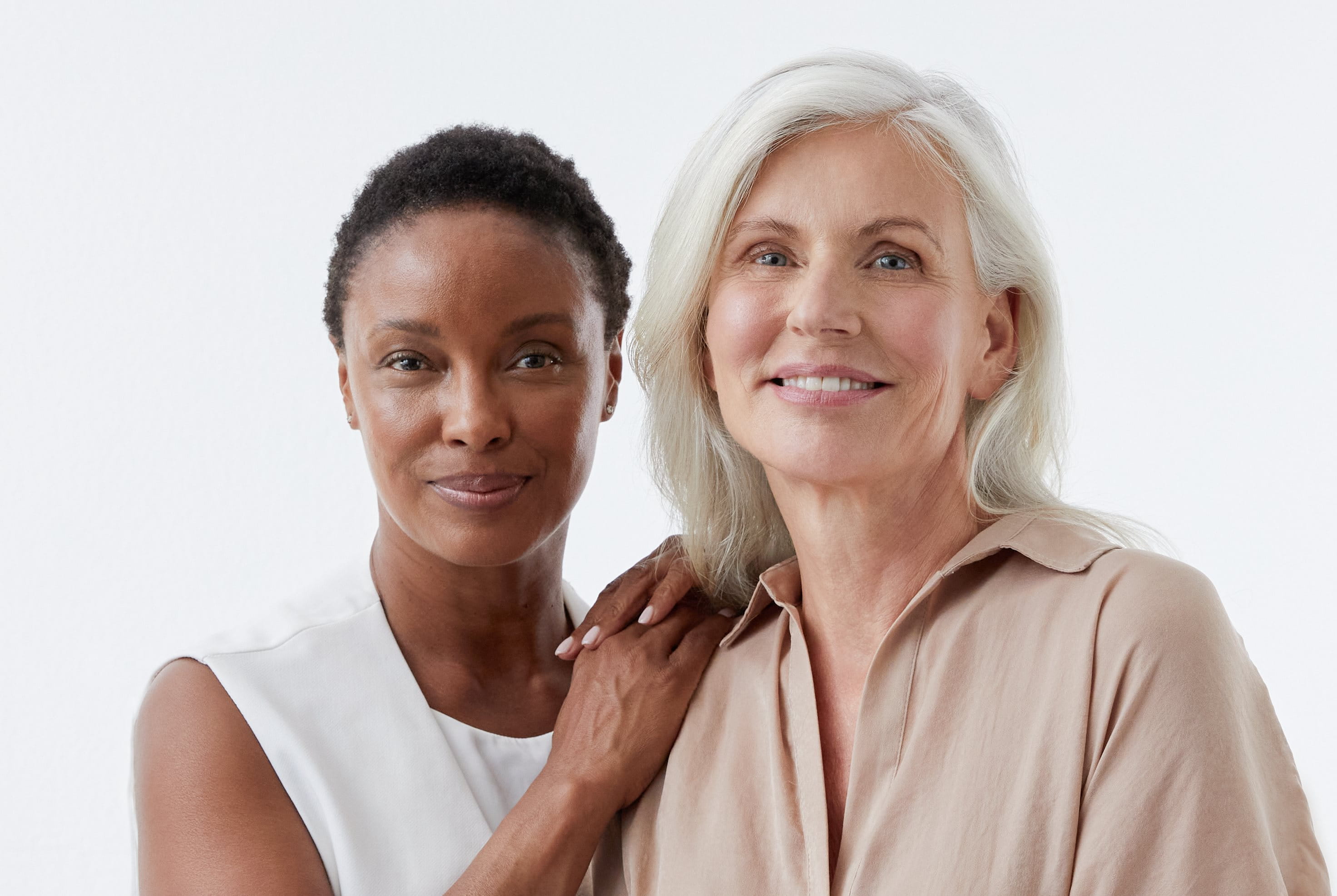 Een goede  anti-aging crème helpt bij het hydrateren van de huid, stimuleert de aanmaak van collageen en vermindert fijne lijntjes en rimpels.