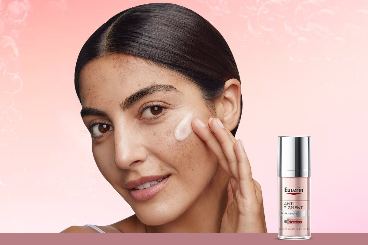 Applying serum on Hyperpigmentation