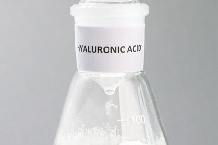 lahvička s kyselinou hyaluronovou