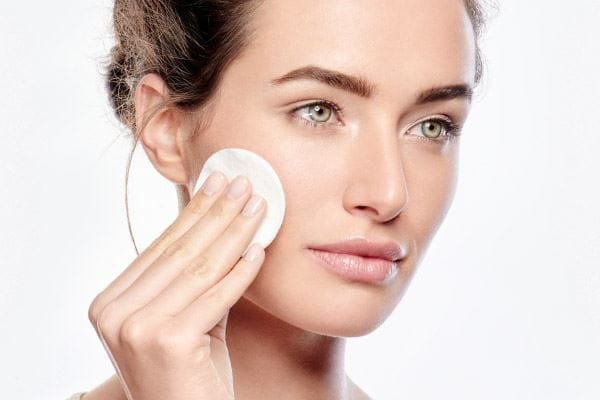 Drugi korak vaše rutine za negu kože: Toniranje