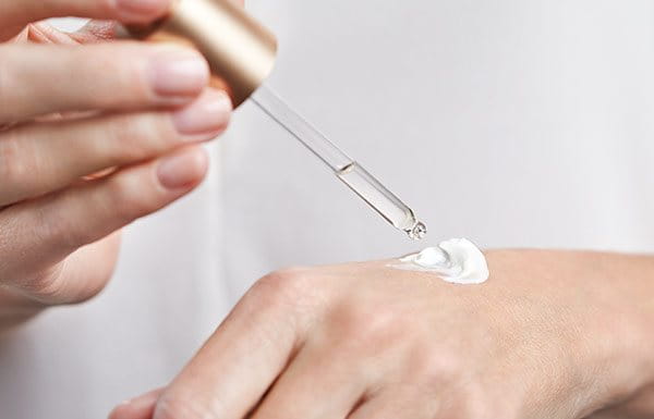 creme being used on hand