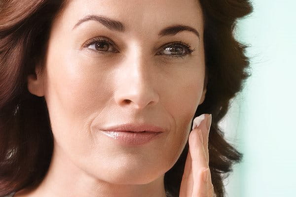 How to Tighten Sagging Skin on Your Face