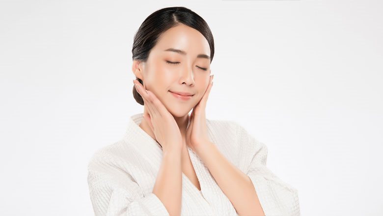 4 วิธีทำให้หน้าขาวกระจ่างใส