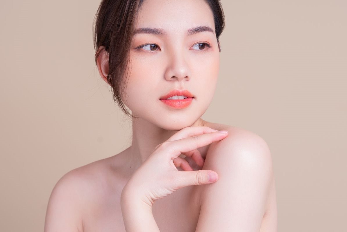 ผิวขาวอมชมพู