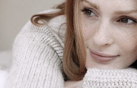 Woman wearing a wool pullover