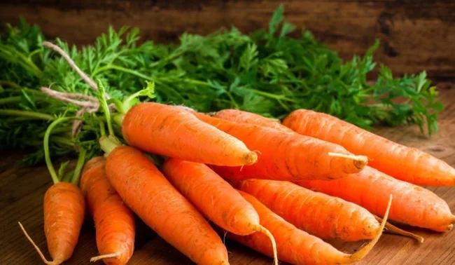 Cà rốt là một loại thực phẩm hỗ trợ điều trị tàn nhang