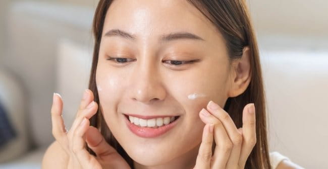 Vì sao nên sử dụng kem chống nắng cho da nhạy cảm?