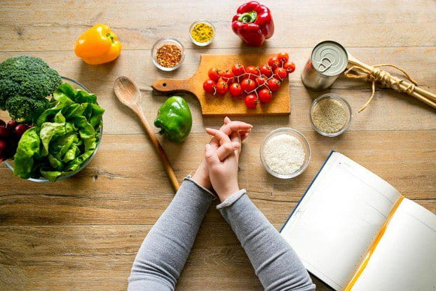Ăn uống lành mạnh, khoa học giúp cải thiện mụn thịt