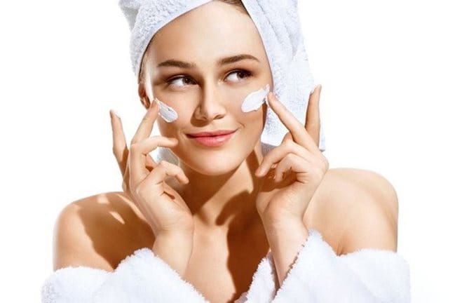 Sau khi Peel da, làn da cần được cấp ẩm