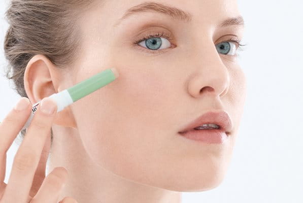 Когато е нанесен правилно, подходящият грим ще ви помогне да прикриете петната, така че да изглеждате и да се чувствате страхотно