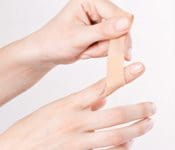 Cuts & Graze Treatment | Instant Help | Elastoplast SA