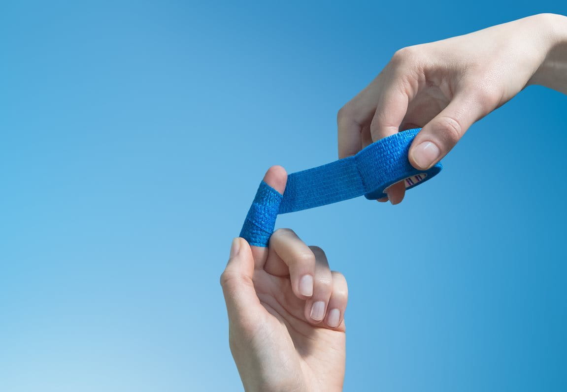 Hansaplast Venda Cohesiva Para Dedos 1 Unidad 5 M X 2,5 Cm Color Azul
