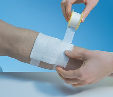 Top 10 Best Medical Tapes For Wound Dressing