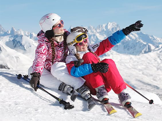 Zwei Frauen im Schnee