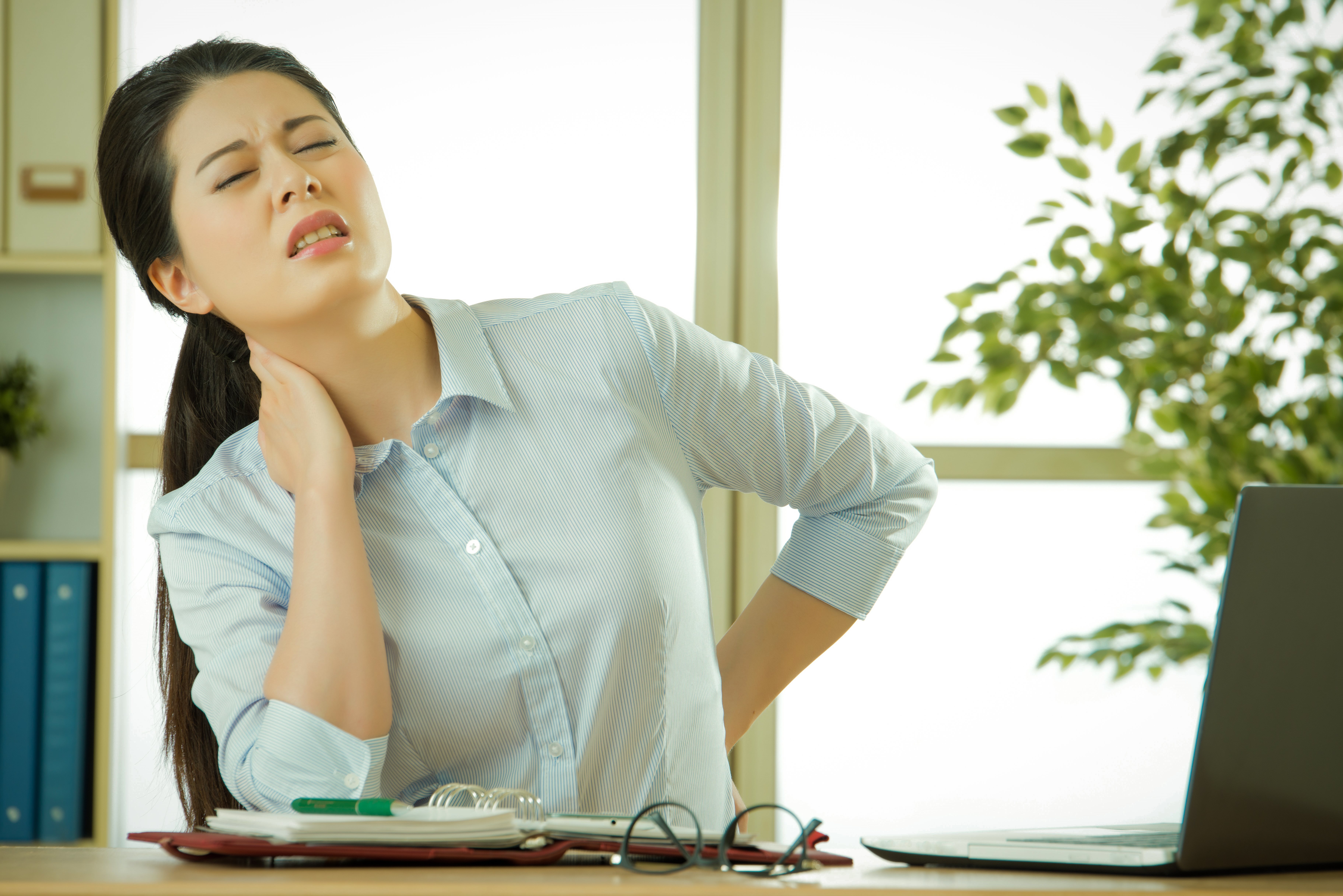 macam-macam penyebab sakit leher