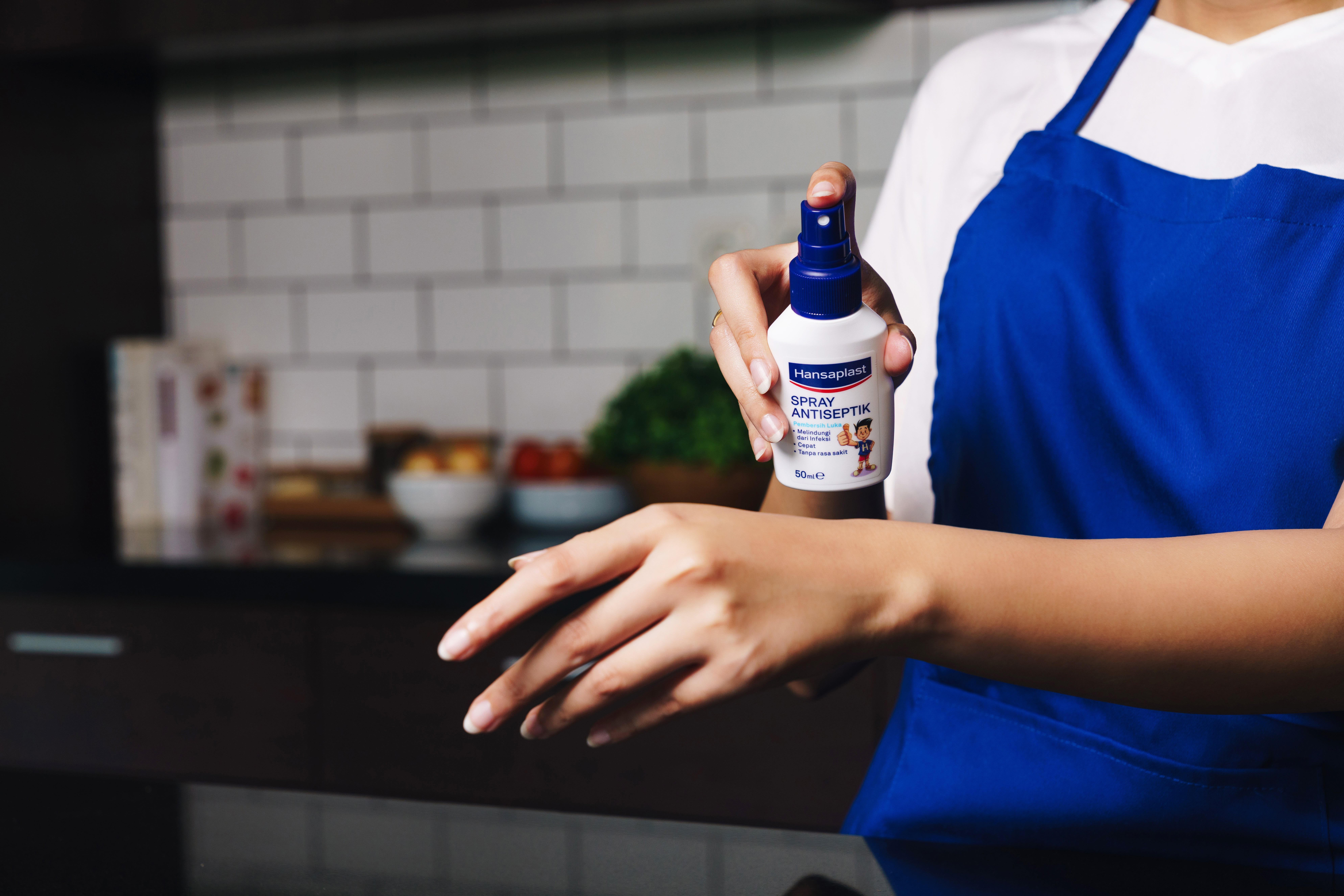 Hansaplast Antiseptik untuk luka sayatan pisau