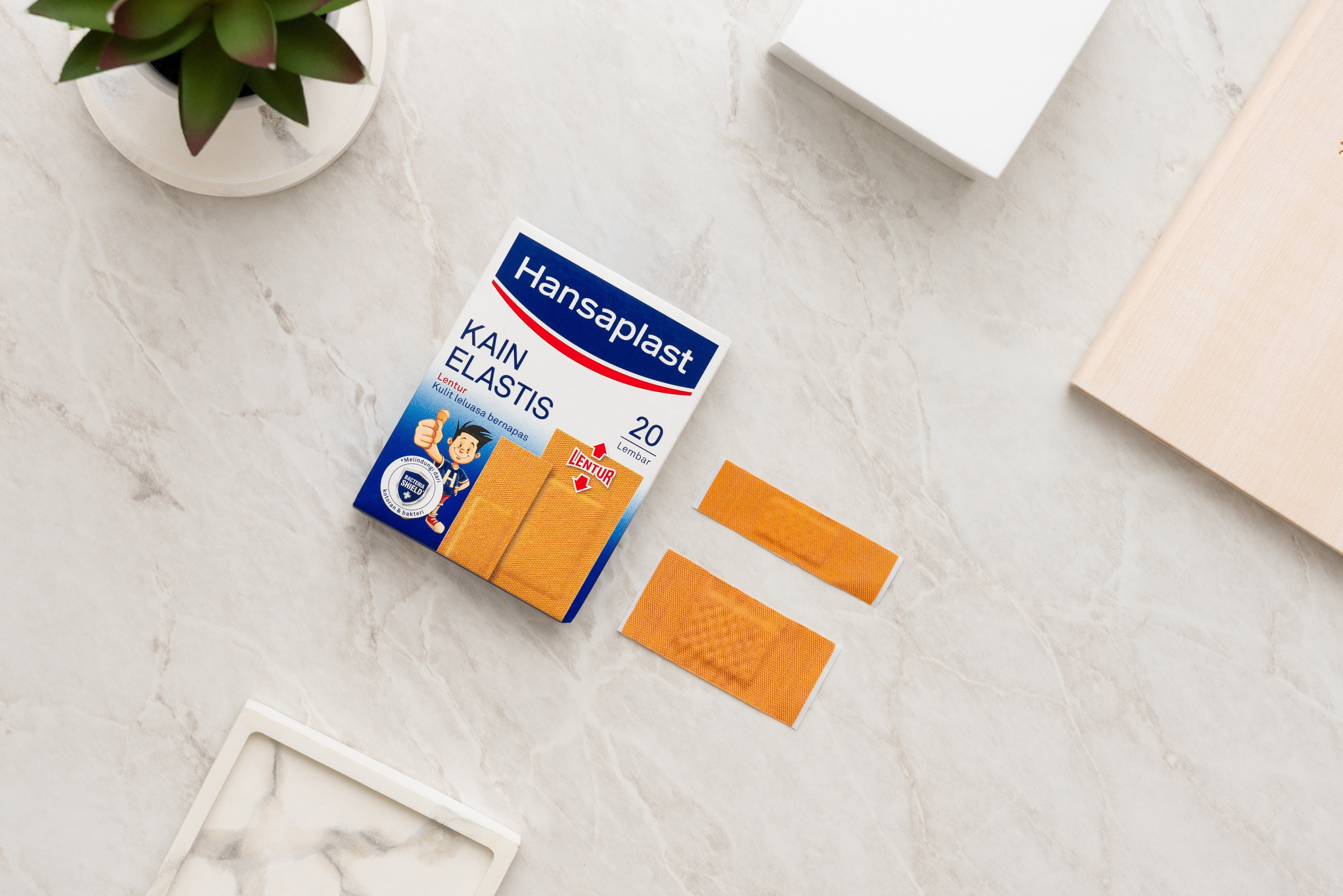 Hansaplast kain elastis untuk luka ringan