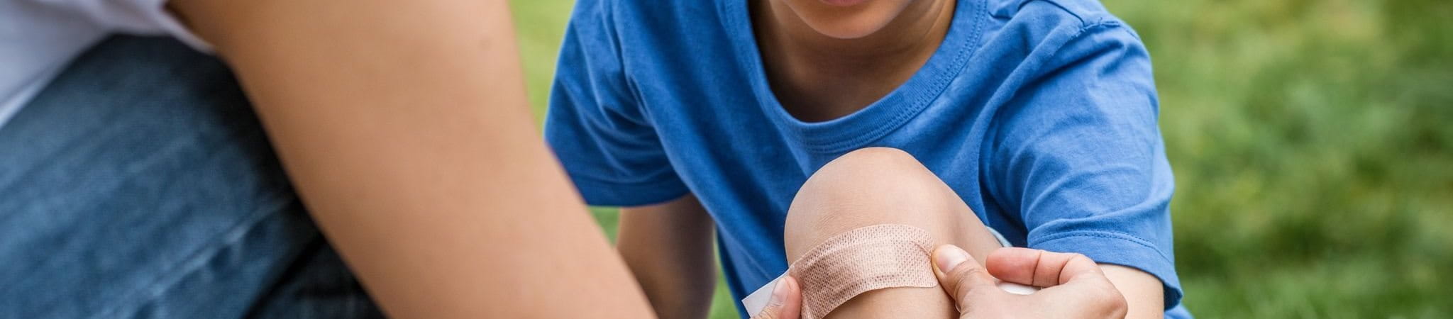 Eerste hulp bij een berenklauw wond - Hansaplast