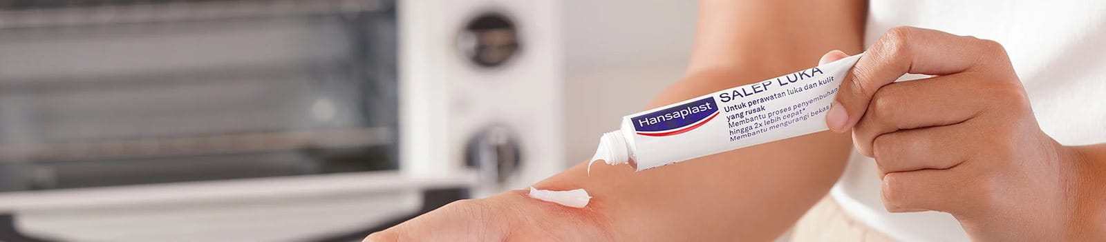 Hansaplast Salep Luka untuk luka sayatan tangan