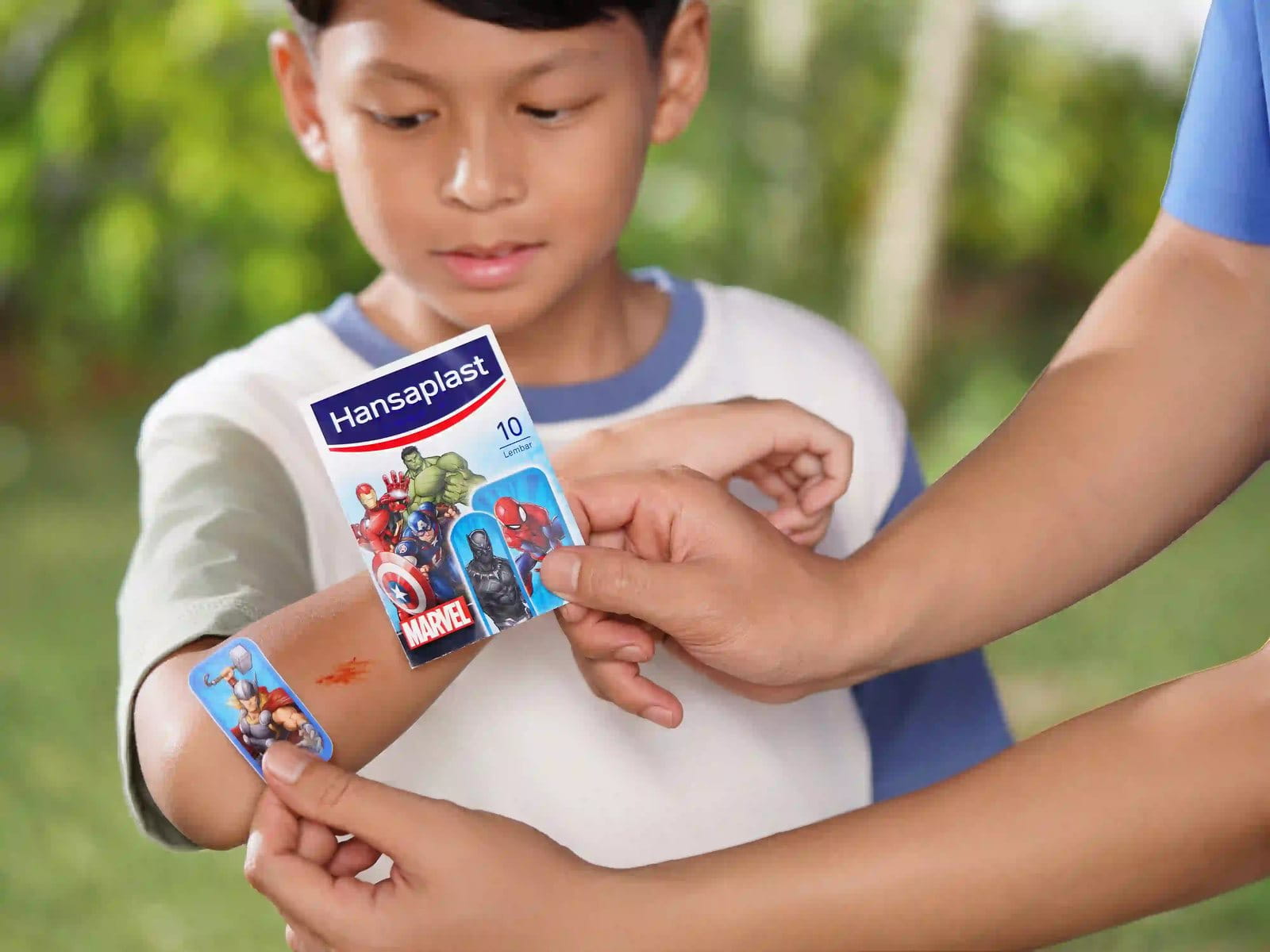 Hansaplast Plester Anak untuk mengobati luka jatuh