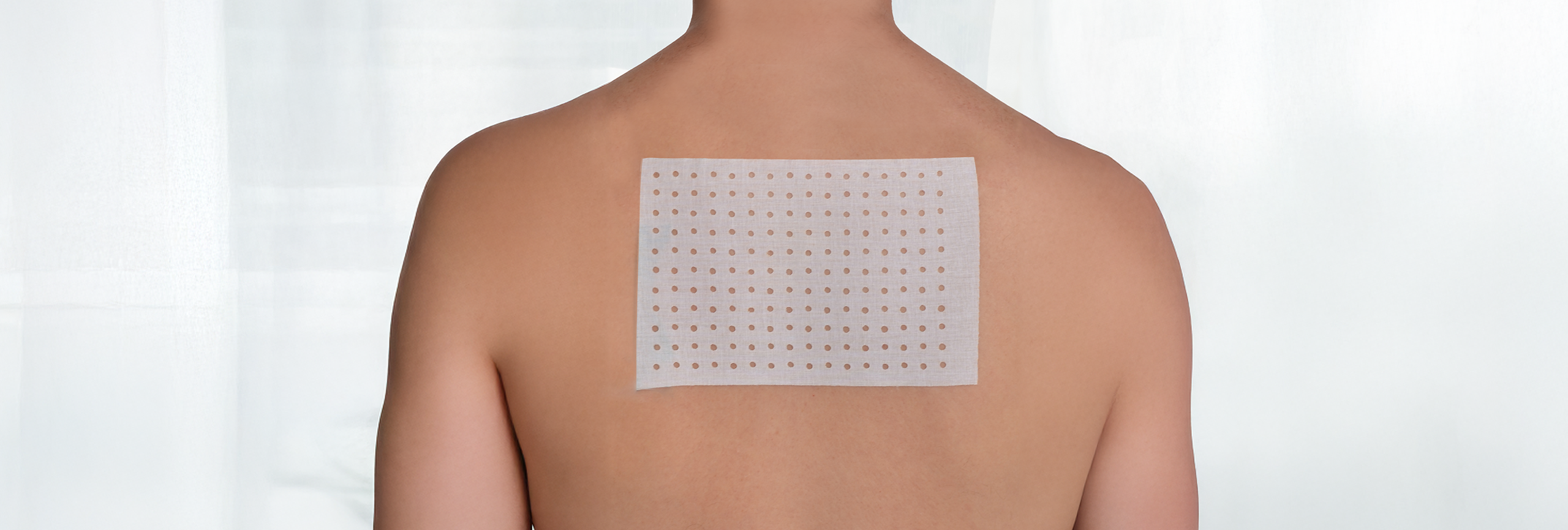 Cómo aliviar el dolor en cuello, hombros y espalda con Curitas®